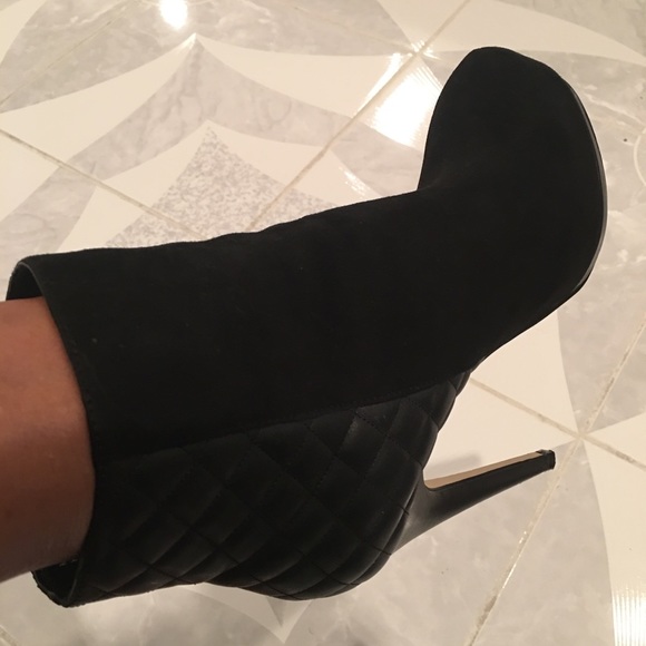 Suede Booties W/Quilted Detail Back No Box - Picture 2 of 7